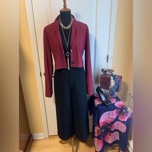 Sarah Pacini Burgundy crop blazer /Jacket